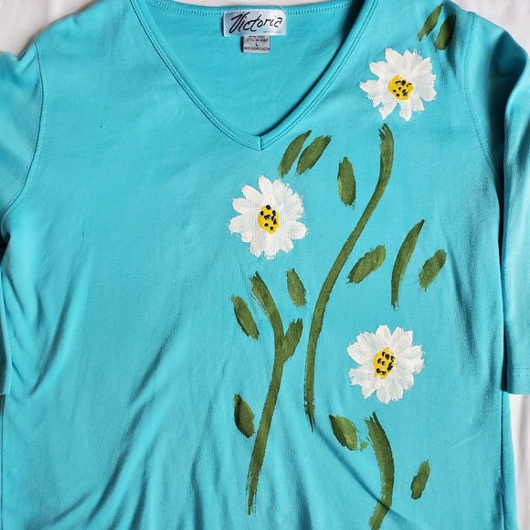 Sz L 3/4th sleeve tee hand painted flowers - Picture 1 of 3